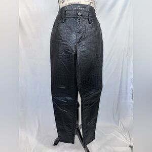 NWT: White House Black Market Black Croc-Embossed Skinny Jeans (v)